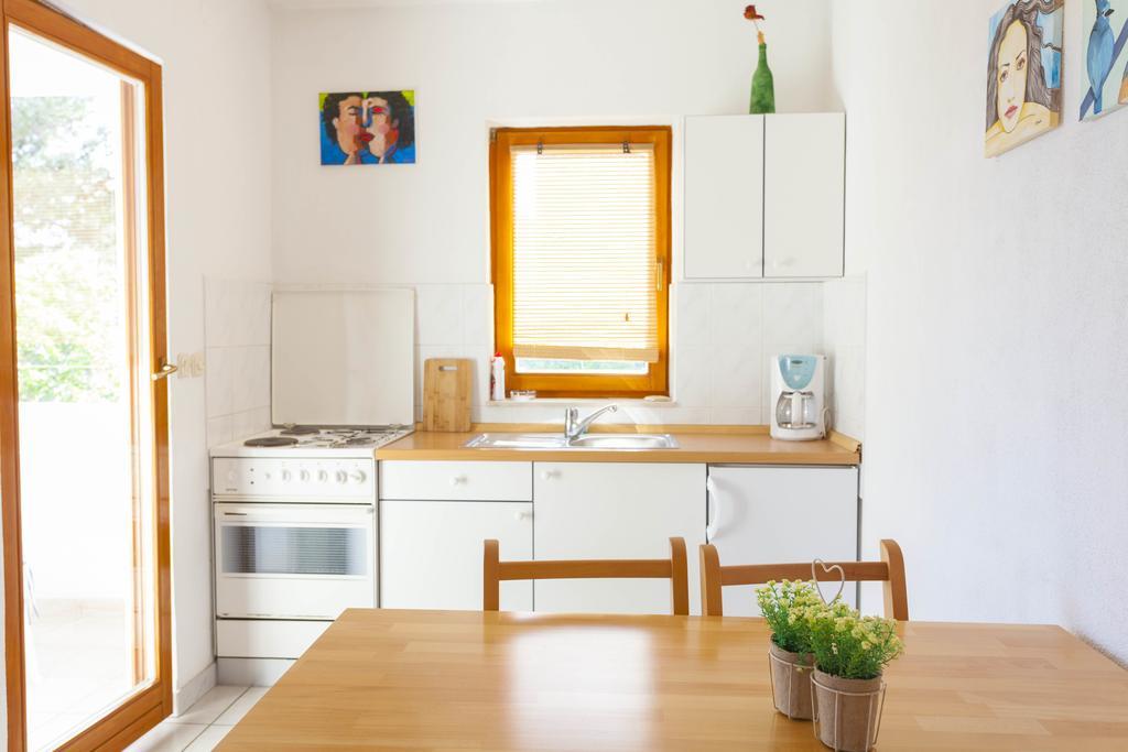 Meri Apartments - Puharic Makarska Bilik gambar