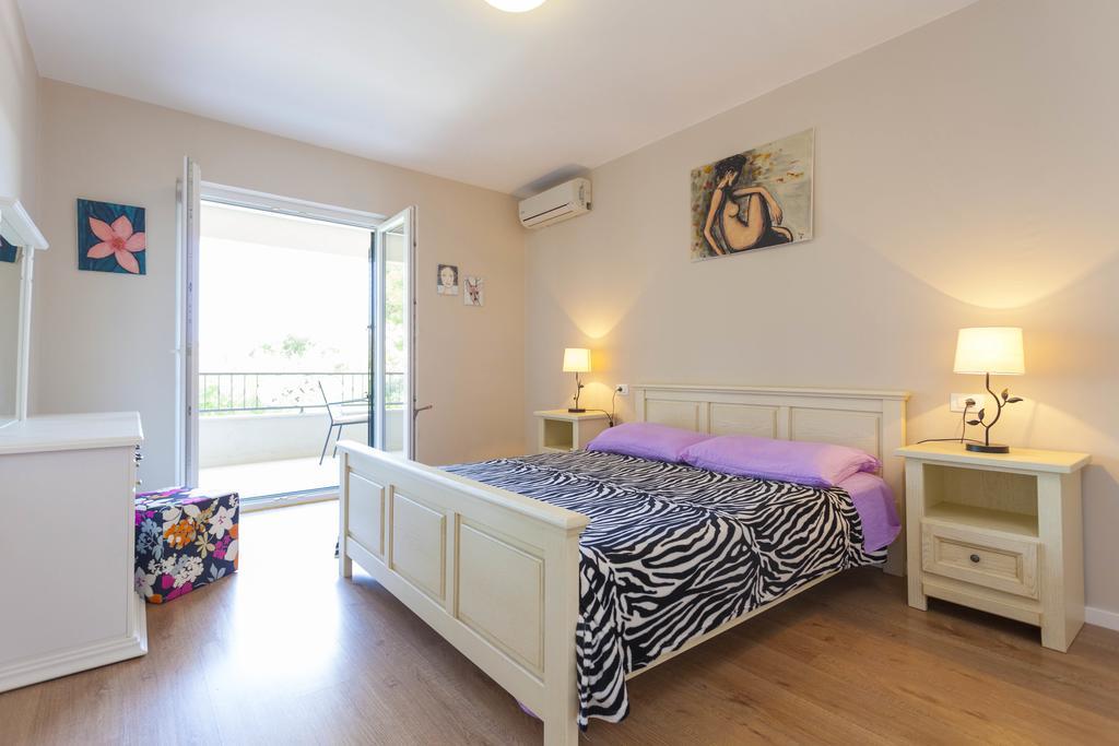 Meri Apartments - Puharic Makarska Bilik gambar