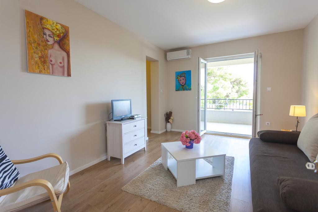 Meri Apartments - Puharic Makarska Bilik gambar
