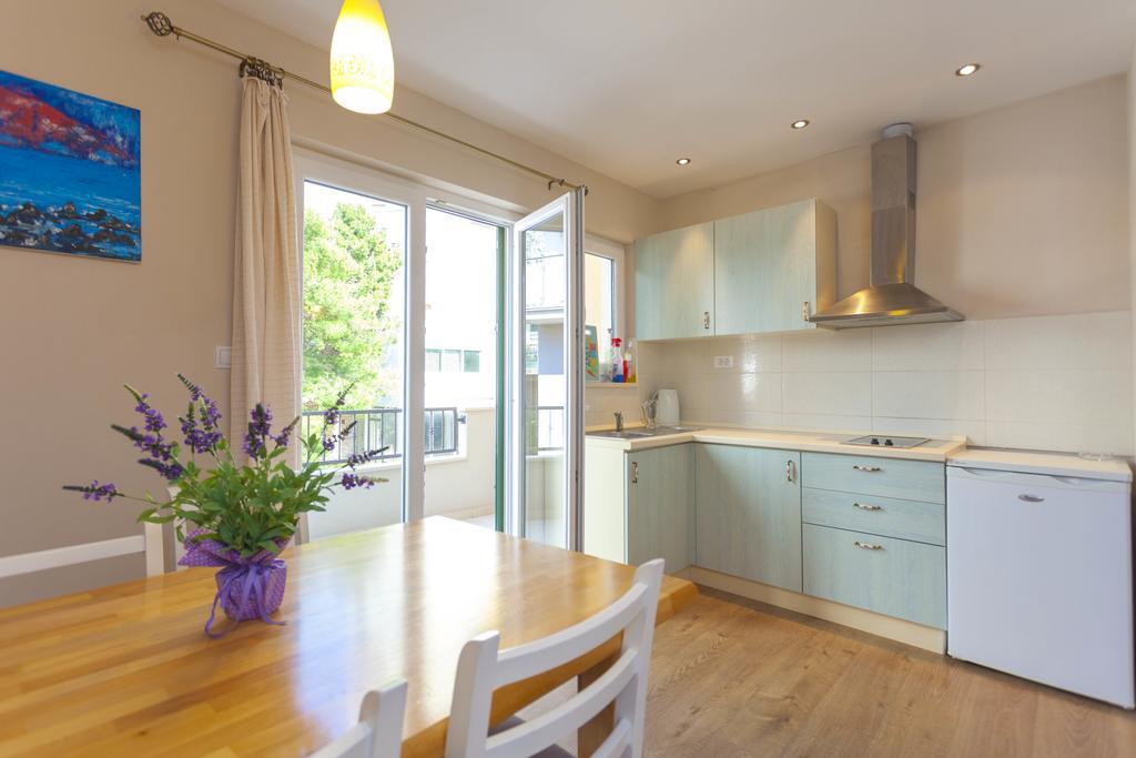Meri Apartments - Puharic Makarska Bilik gambar